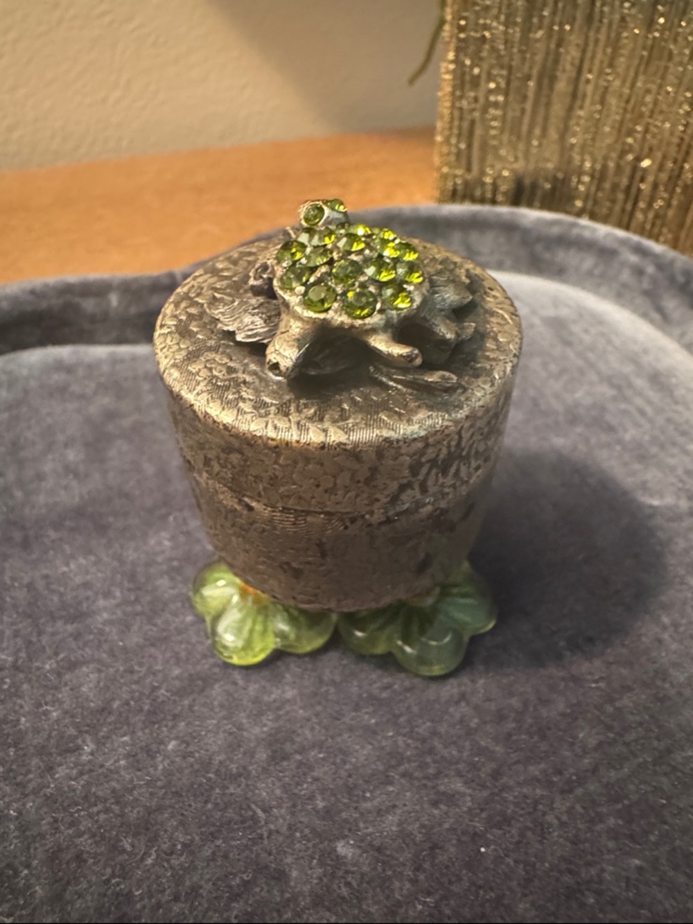Tiny turtle ring box